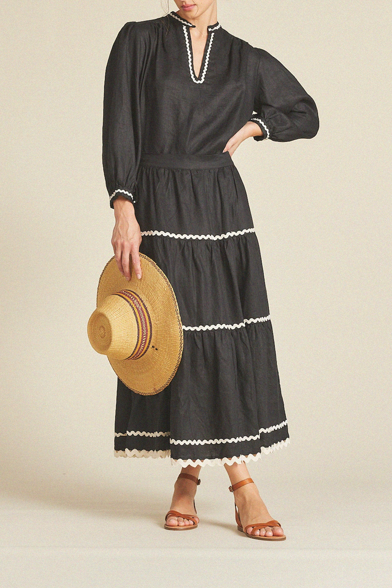 Makena "C" Skirt Black Linen