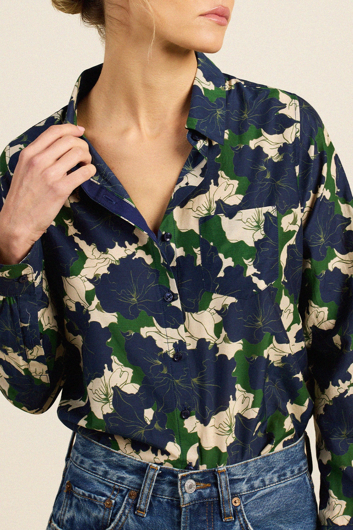 Trovata Gracie shirt in Nightfall Bloom, cotton-silk blend — view 2