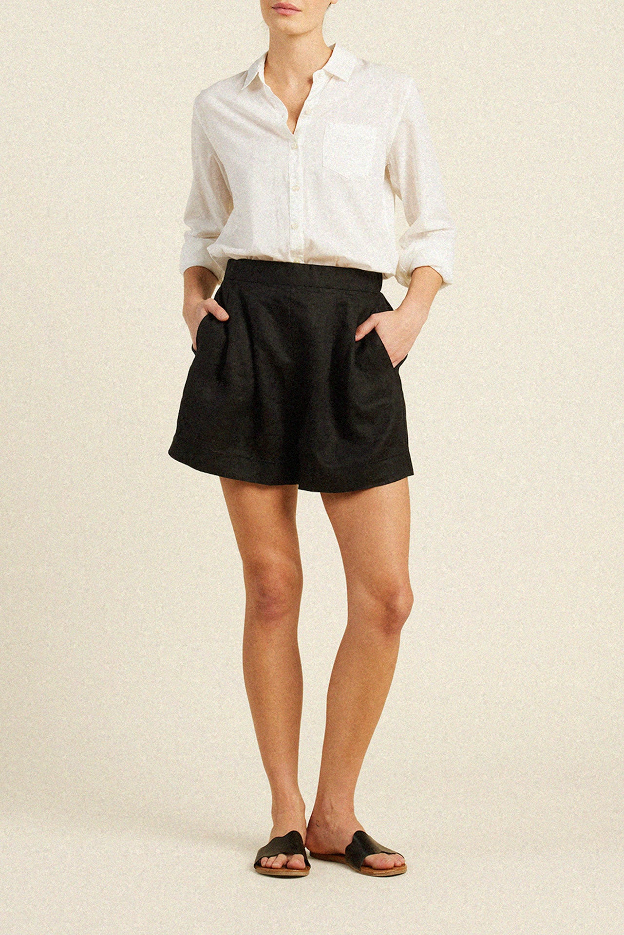 Everett Short Black Linen