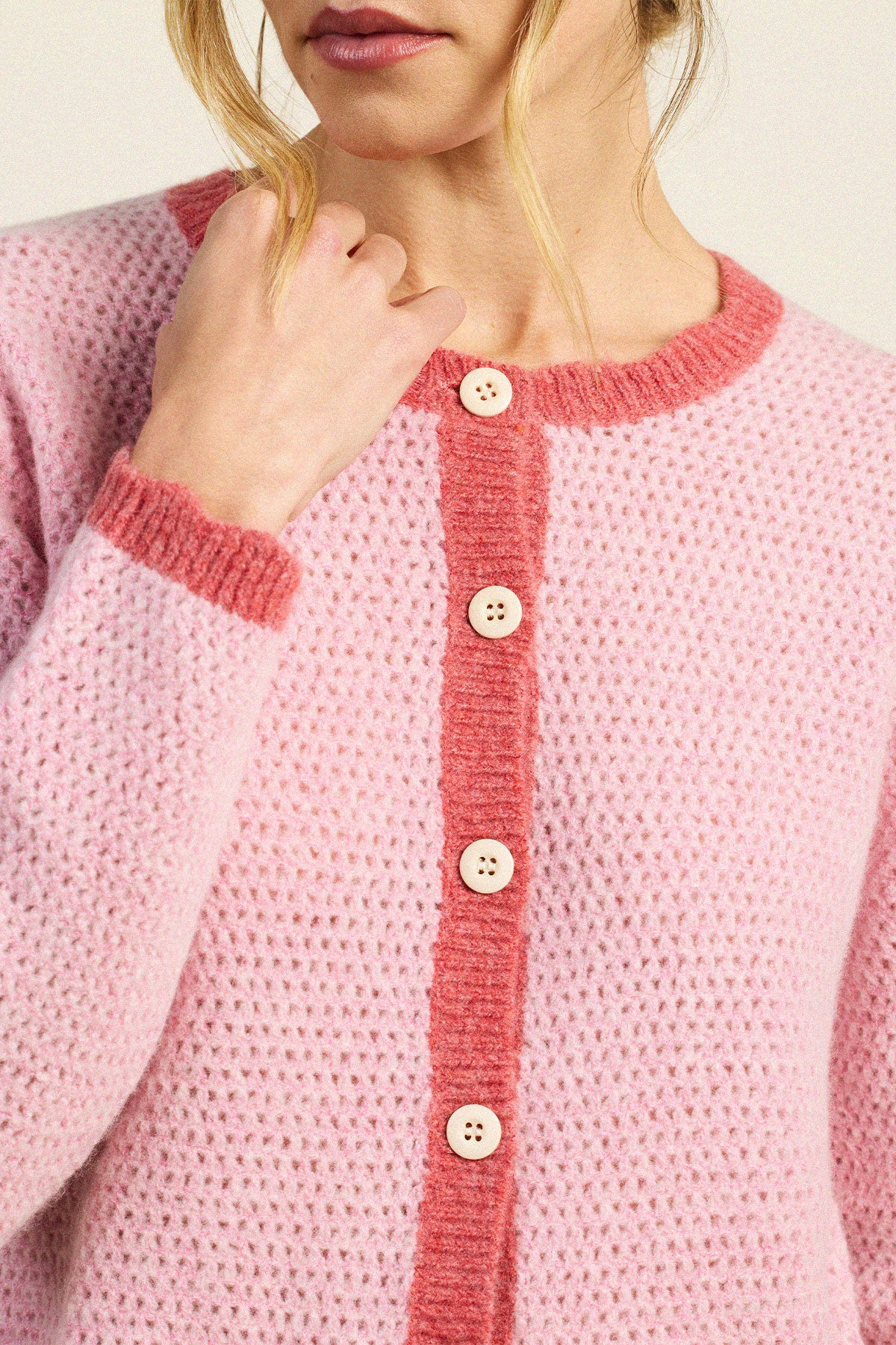 Trovata Vento cardigan in Pink, merino-cashmere blend — view 2