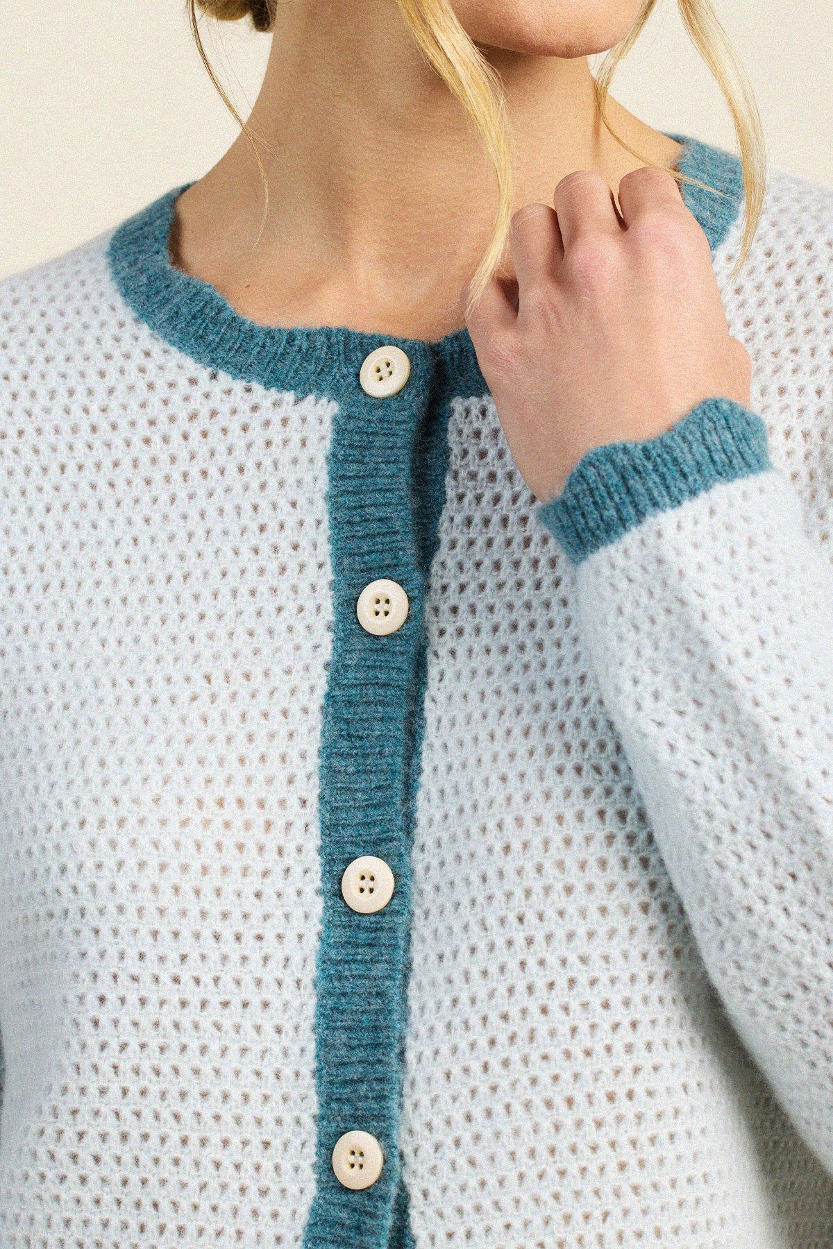 Trovata Vento cardigan in Aqua, merino-cashmere blend — view 2